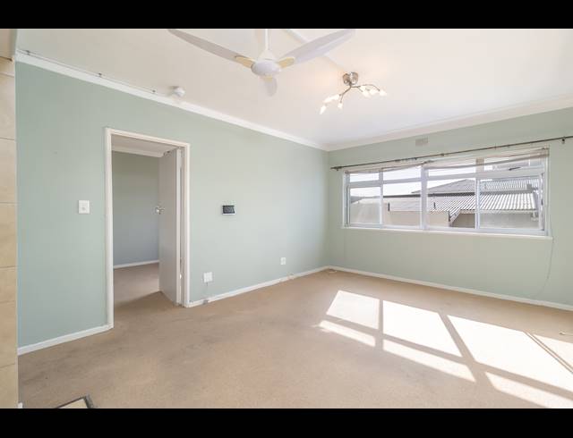 1 BEDROOM RETIREMENT UNIT TO LET IN MOUILLE POINT
